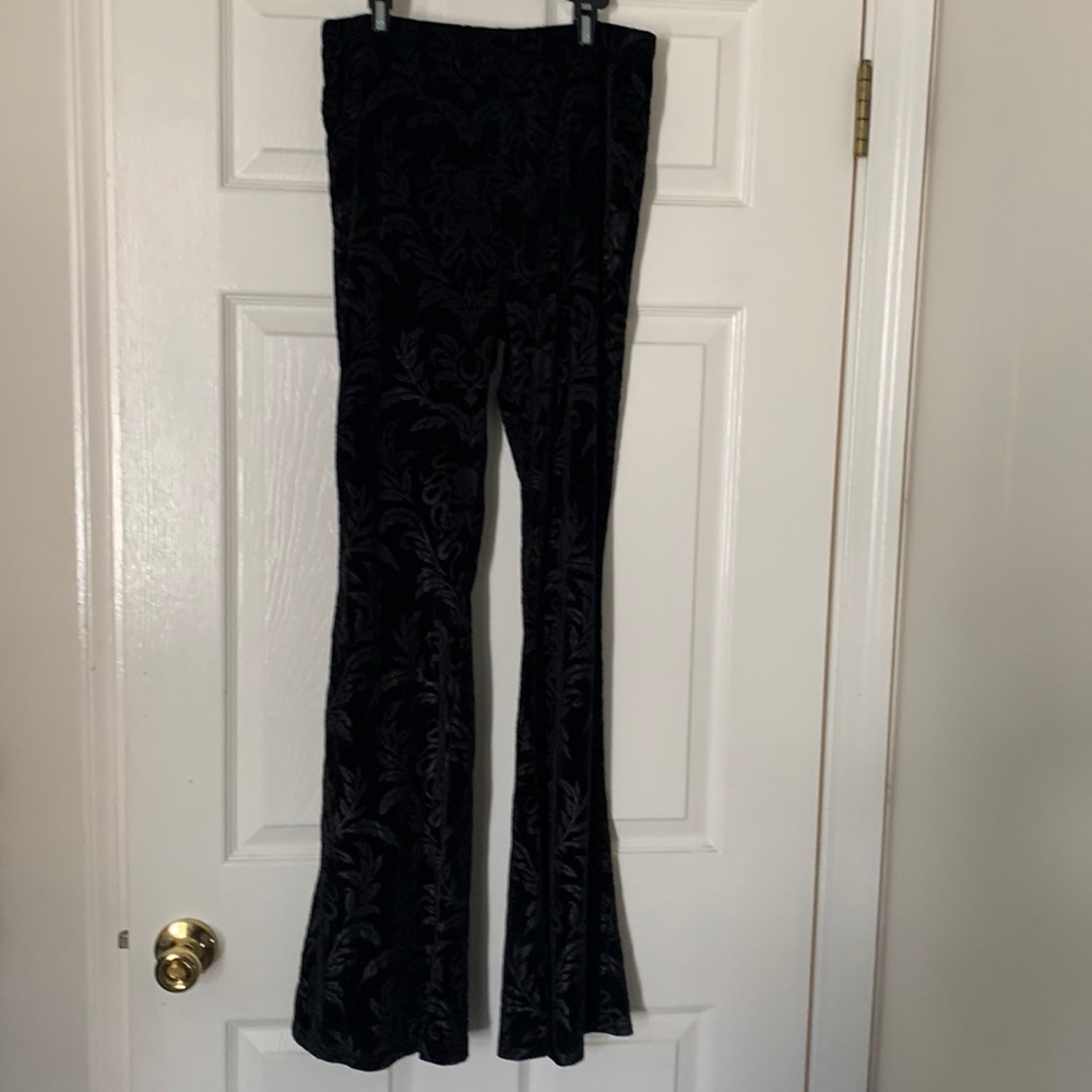 Black velvet flare pants. Size medium from shein never worn